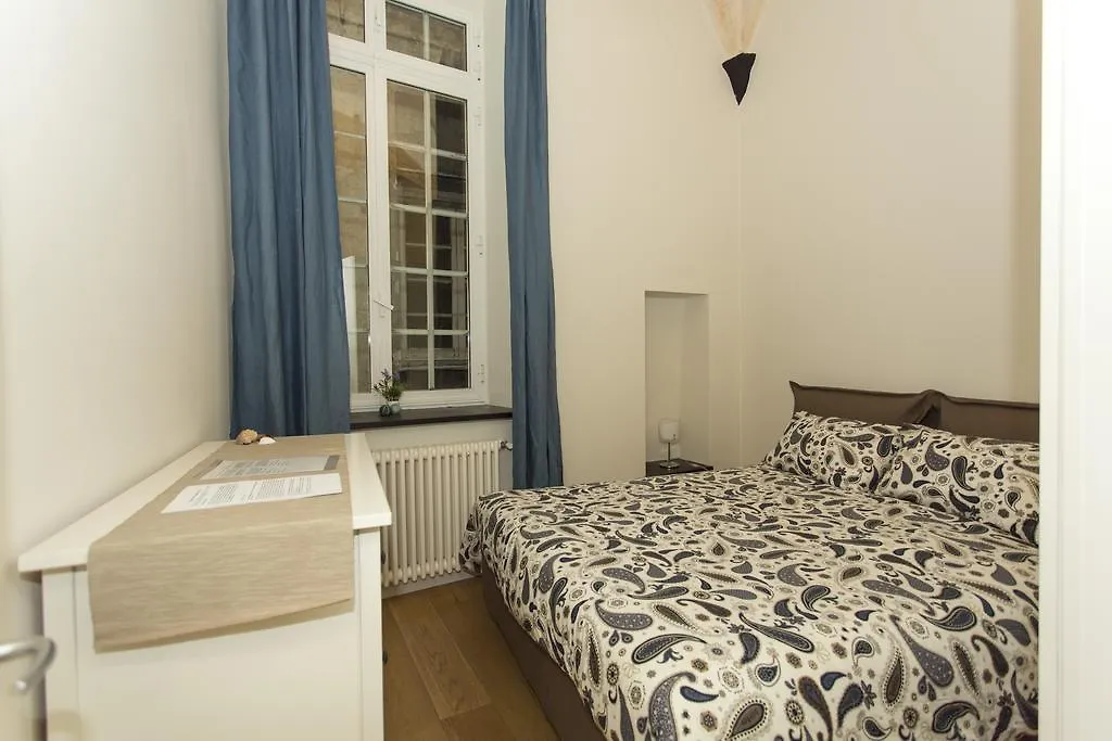Cosy Little House Apartment Genoa